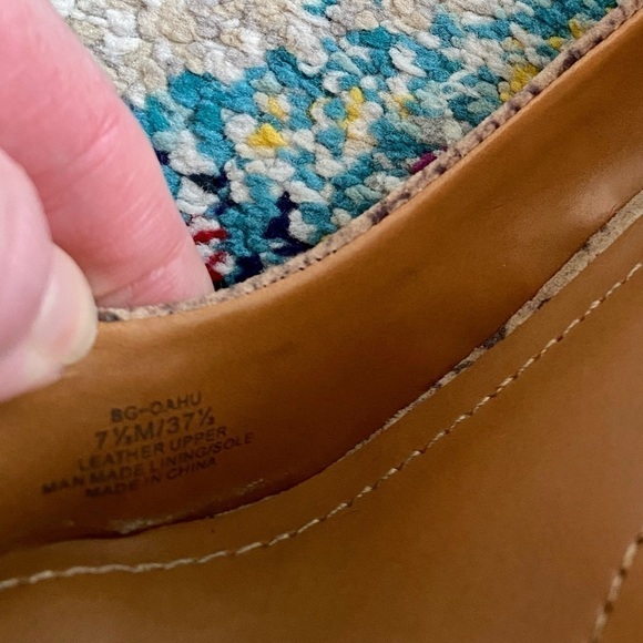 BCBGeneration Oahu Heels Size 7.5 - Picture 5 of 11